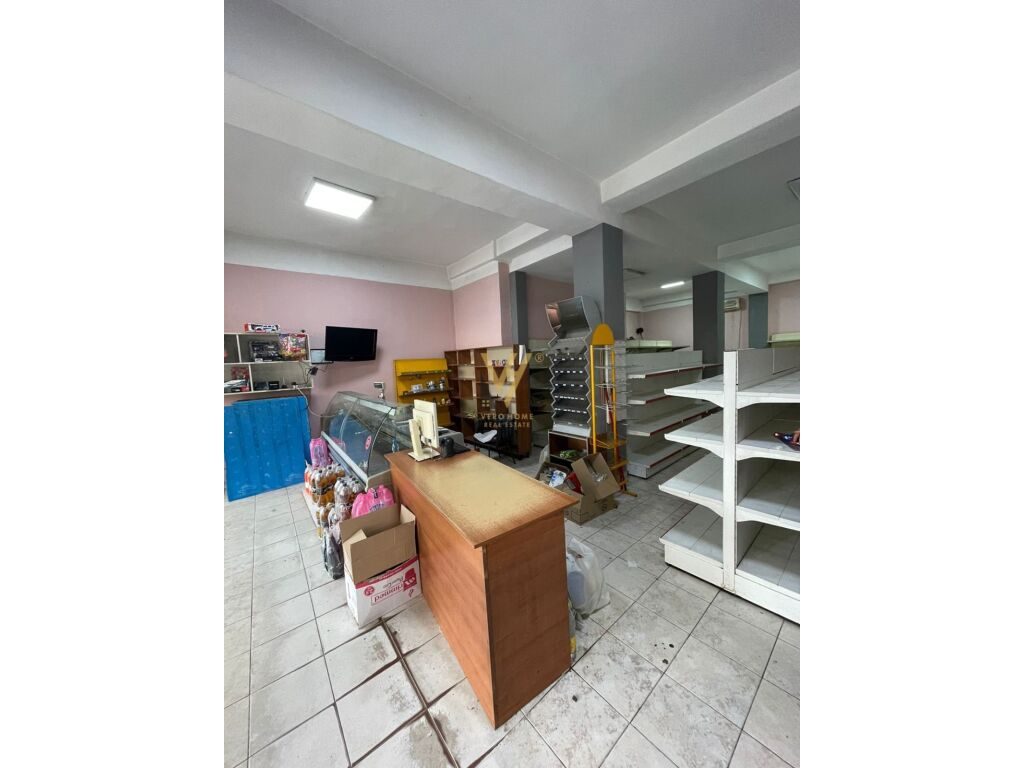 Jepet ambjent biznesi me qera te Rruga Kongresi i Manastirit 96 m2 3
