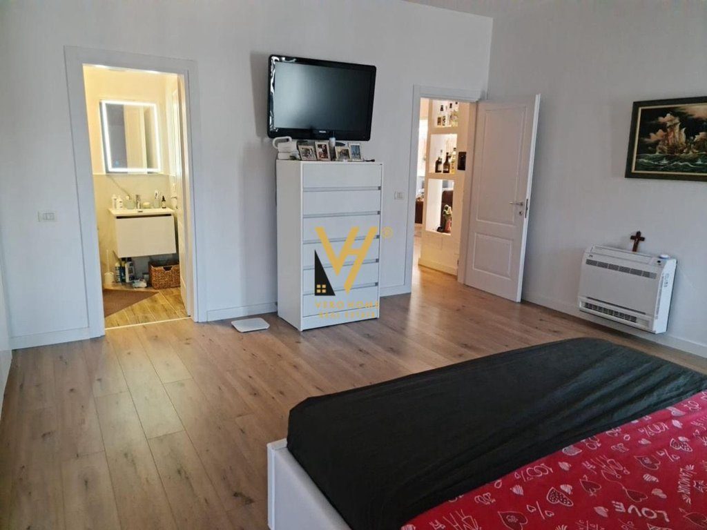 SHITET PENTHOUSE 3+1+2+VERANDE TE MALI I ROBIT, GOLEM 300.000 EURO 2