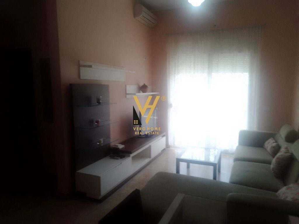 JEPET APARTAMENT 2+1+BLK ME QERA TE KODRA E DIELLIT 50.000 LEKE 3
