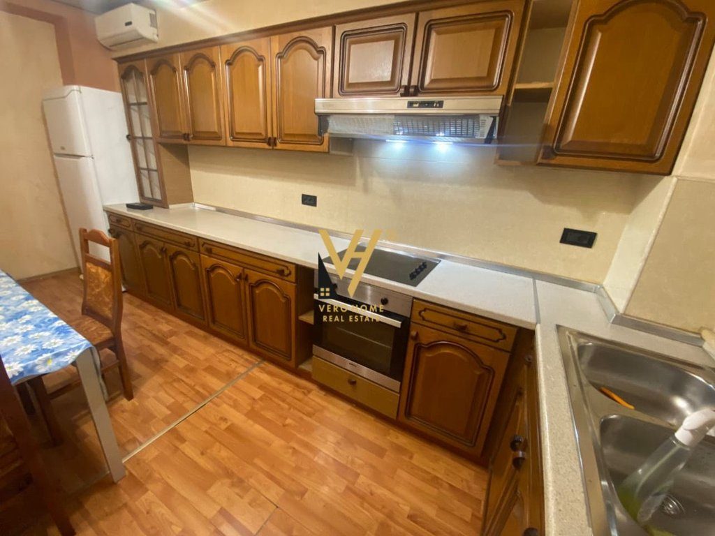 JEPET APARTAMENT 3+1+2+BLK ME QERA TE MARTENITETI I RI 700 EURO 3
