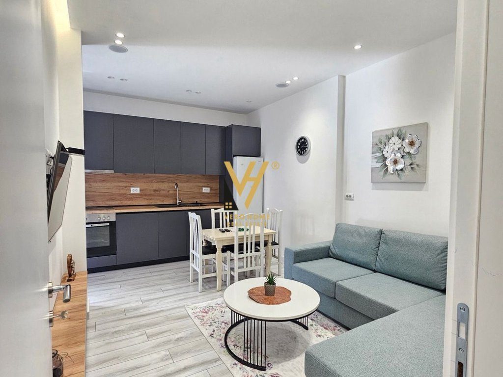 JEPET APARTAMENT 1+1+BLK ME QERA NE SHKOZE 400 EURO 2
