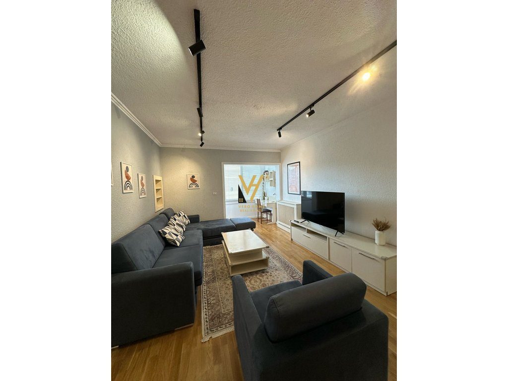 JEPET APARTAMENT 2+1 ME QERA TEK RRUGA E KOSOVAREVE 750 EURO