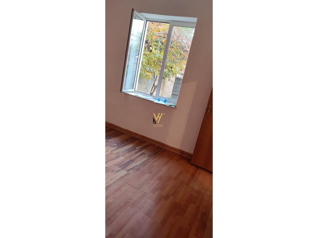 JEPET APARTAMENT 2+1+ANEKS ME QERA TE BULEVARDI RI 45.000 LEKE 3