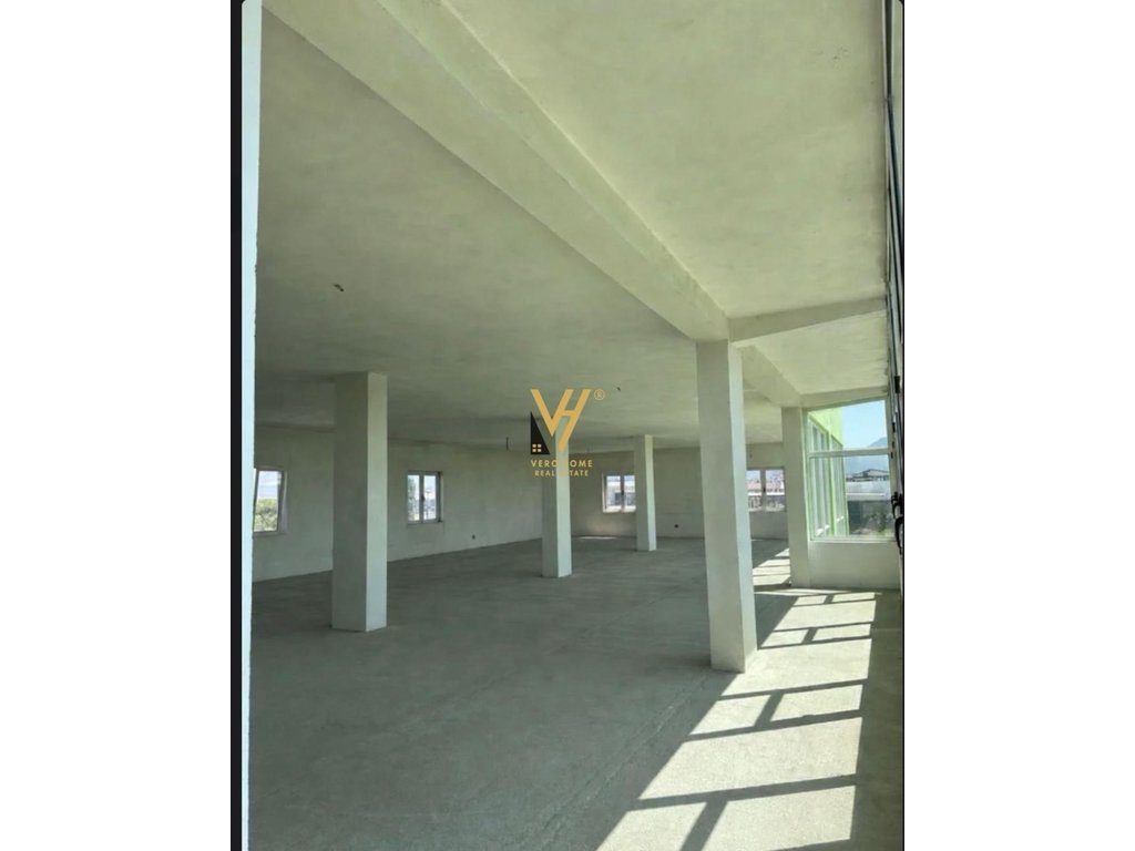 JEPET AMBIENT BIZNESI 150 M2 ME QIRA NE INSTITUT 900 EURO 3