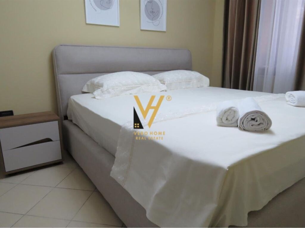 Jepet Apartament 2+1+2 me qera te Xhamlliku 80 m2 4