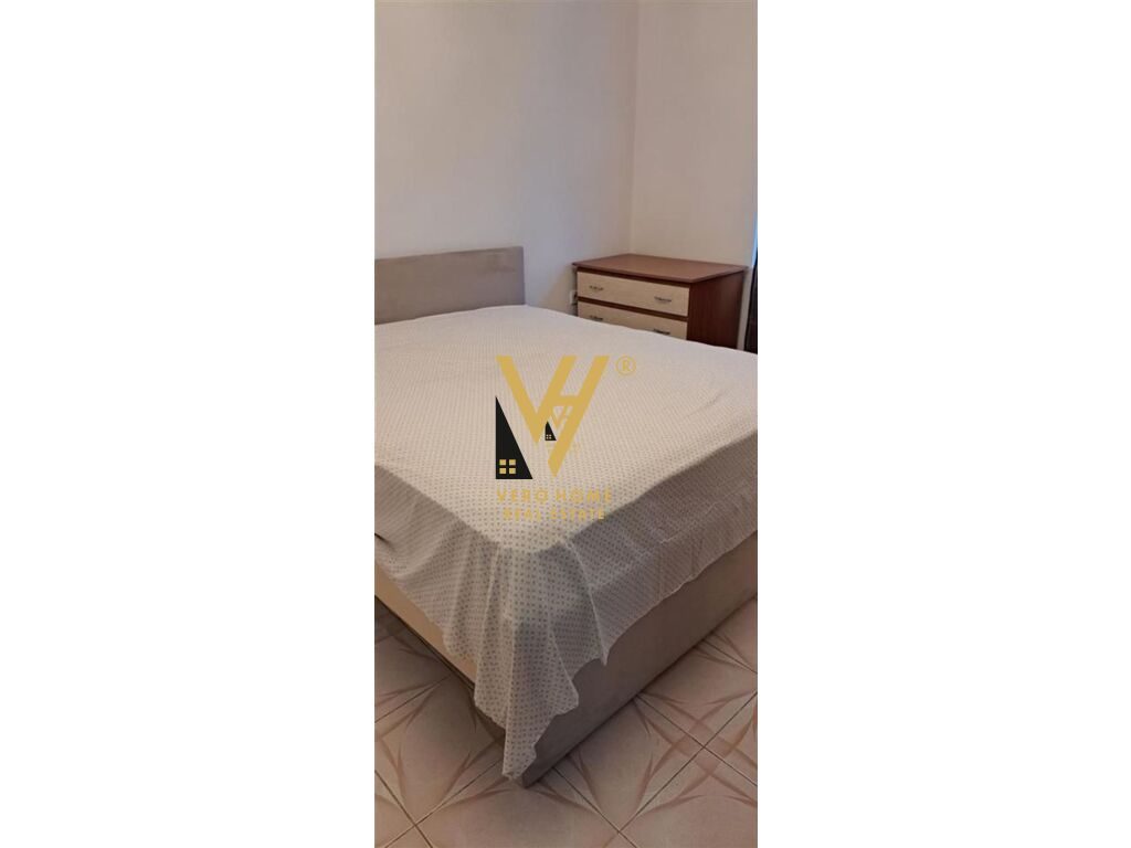 JEPET APARTAMENT 2+1+BLK ME QERA NE ALI DEM 450 EURO 2