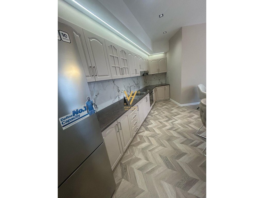 JEPET APARTAMENT 2+1+BLK ME QERA NE QENDER 1.200 EURO 3