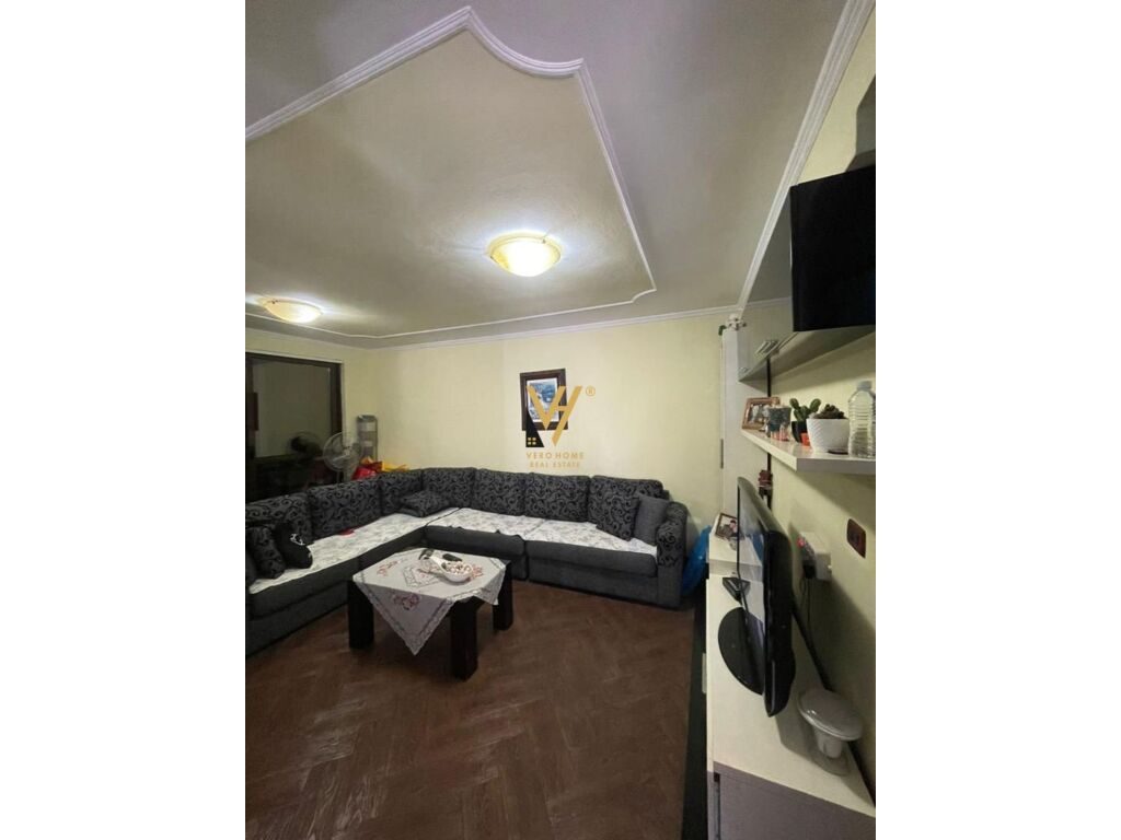 Shitet apartament 2+1+ballkon te Rruga Myslym Shyri 101 m2