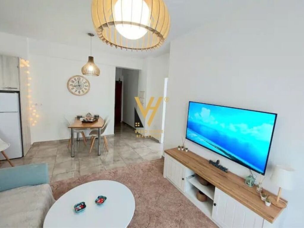 Jepet Apartament 1+1+ballkon me qera te Pazari i Ri 55 m2