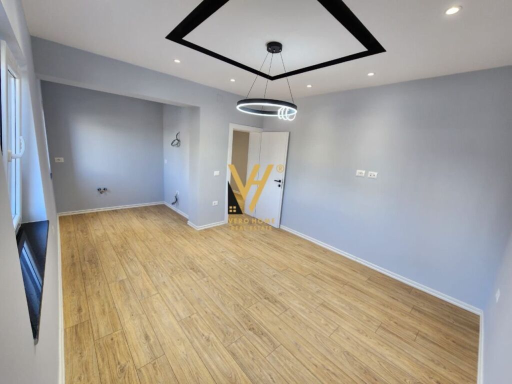 Shitet Apartament 2+1+ballkon te Ish Stacioni i Trenit 80 m2 4