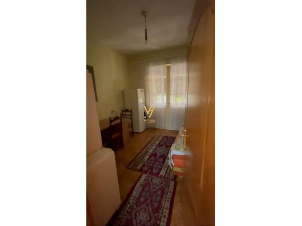 JEPET APARTAMENT 2+1 ME QERA TE FERIT XHAJKO 45.000 LEKE 2