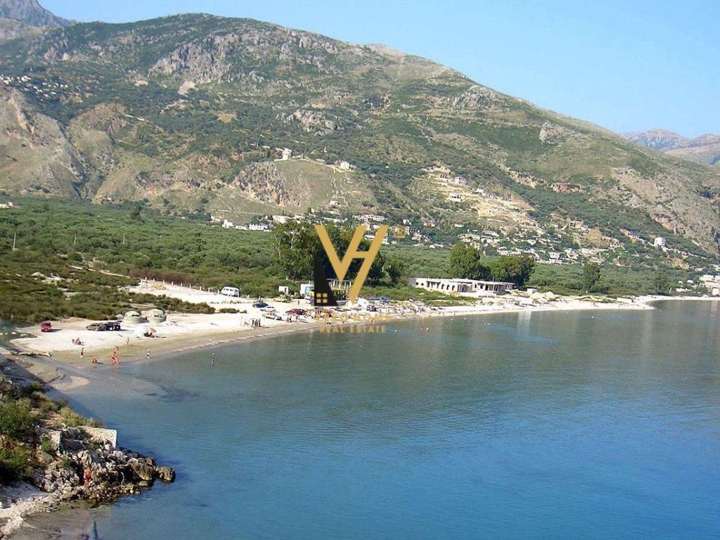 SHITET TOKE 10.000 M2 NE QEPARO 2.300.000 EURO