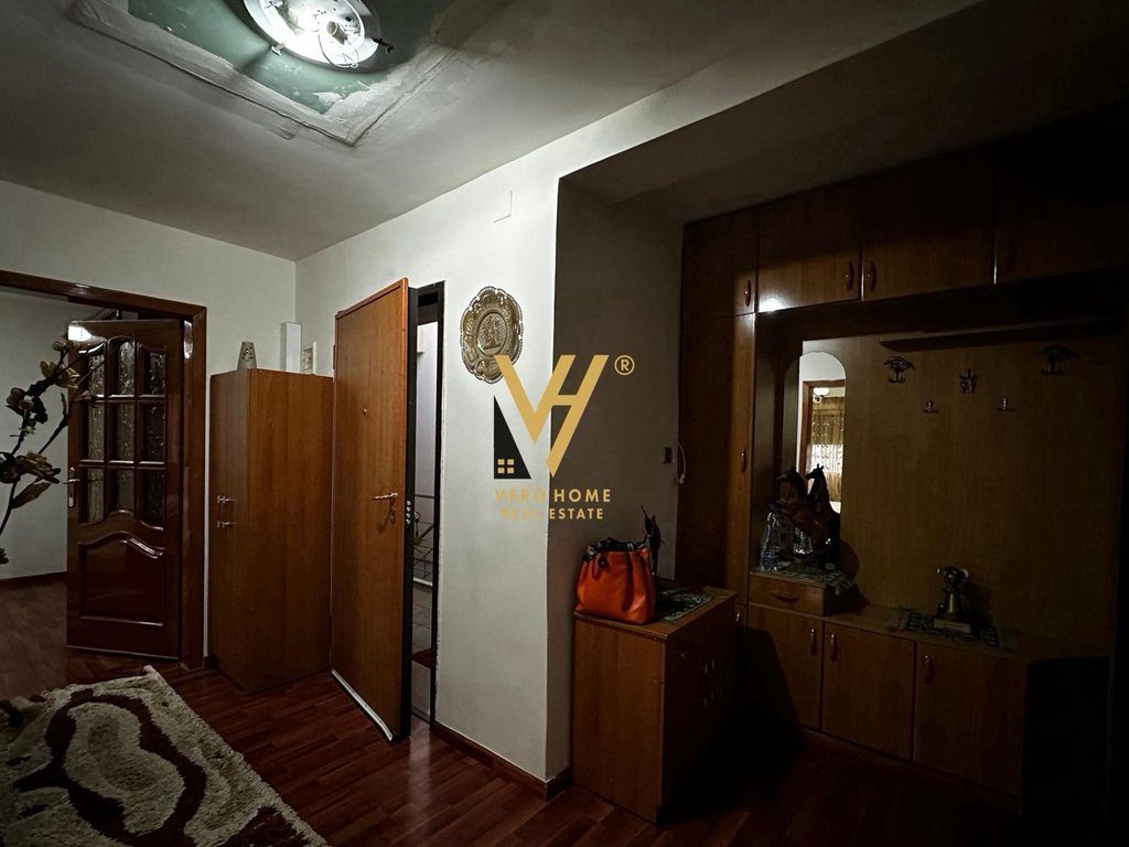 JEPET APARTAMENT 2+1 ME QERA TE RRUGA FORTUZI 700 EURO 4
