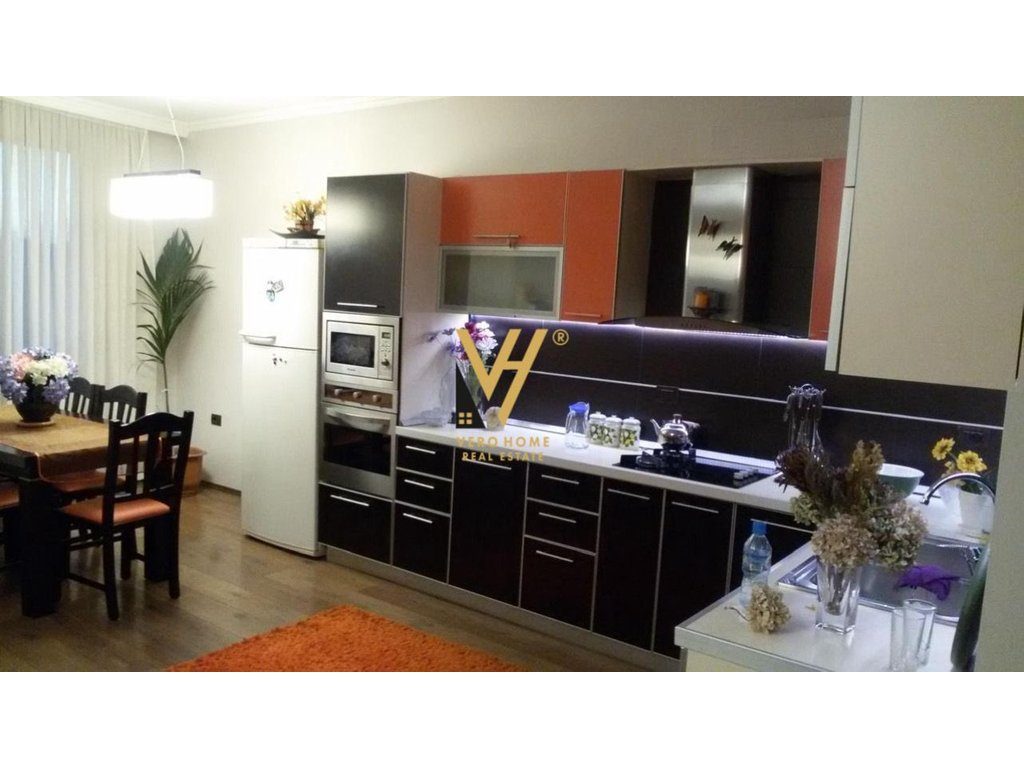 JEPET APARTAMENT 2+1+2+BLK ME QERA TE SELVIA 80.000 LEKE 2
