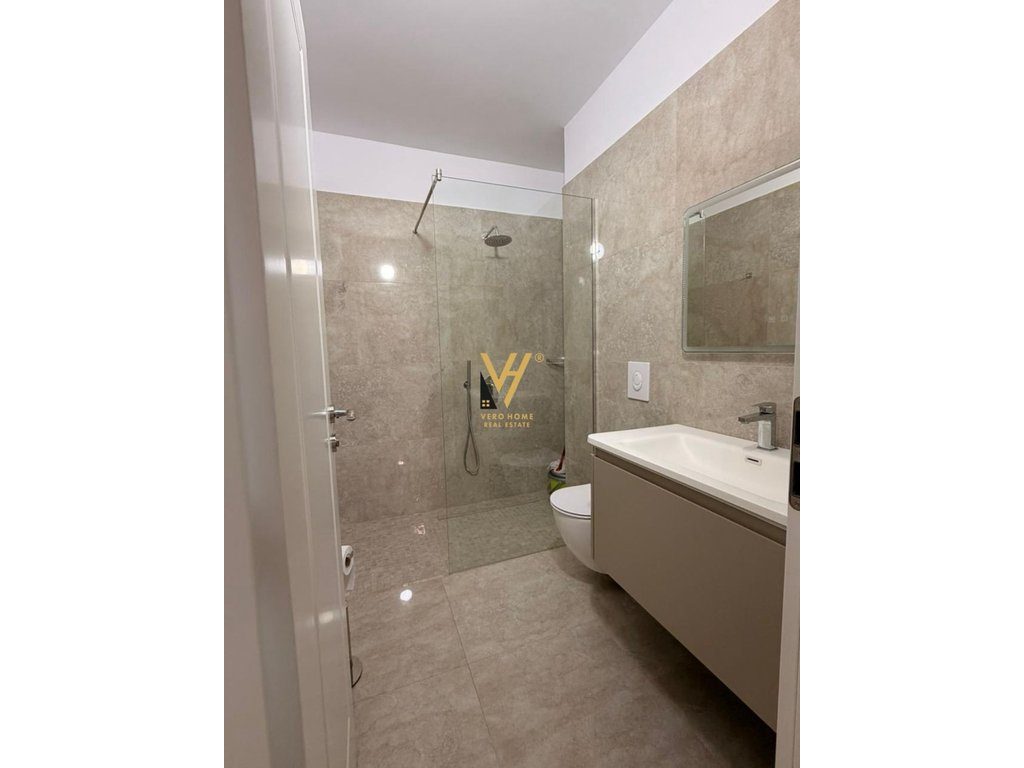 JEPET APARTAMENT 2+1+2+BLK ME QERA NE VLORE 1.500 EURO 4