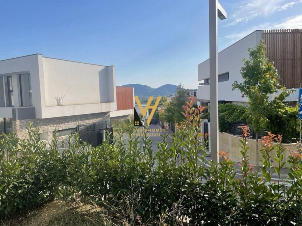Shitet vile tek Rezidenca O2, Farke 160 m2 3