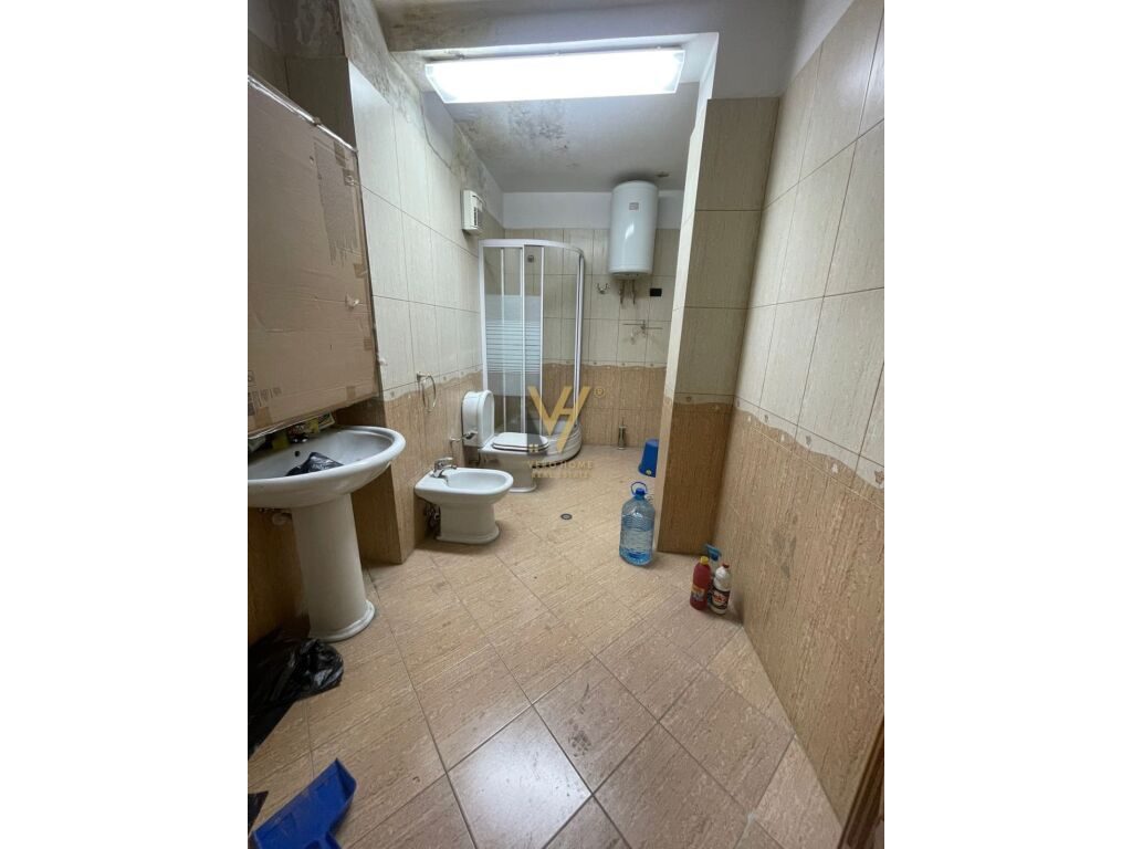 Shitet apartament 2+1 te Rruga Perlat Rexhepi, Bllok 110 m2 2