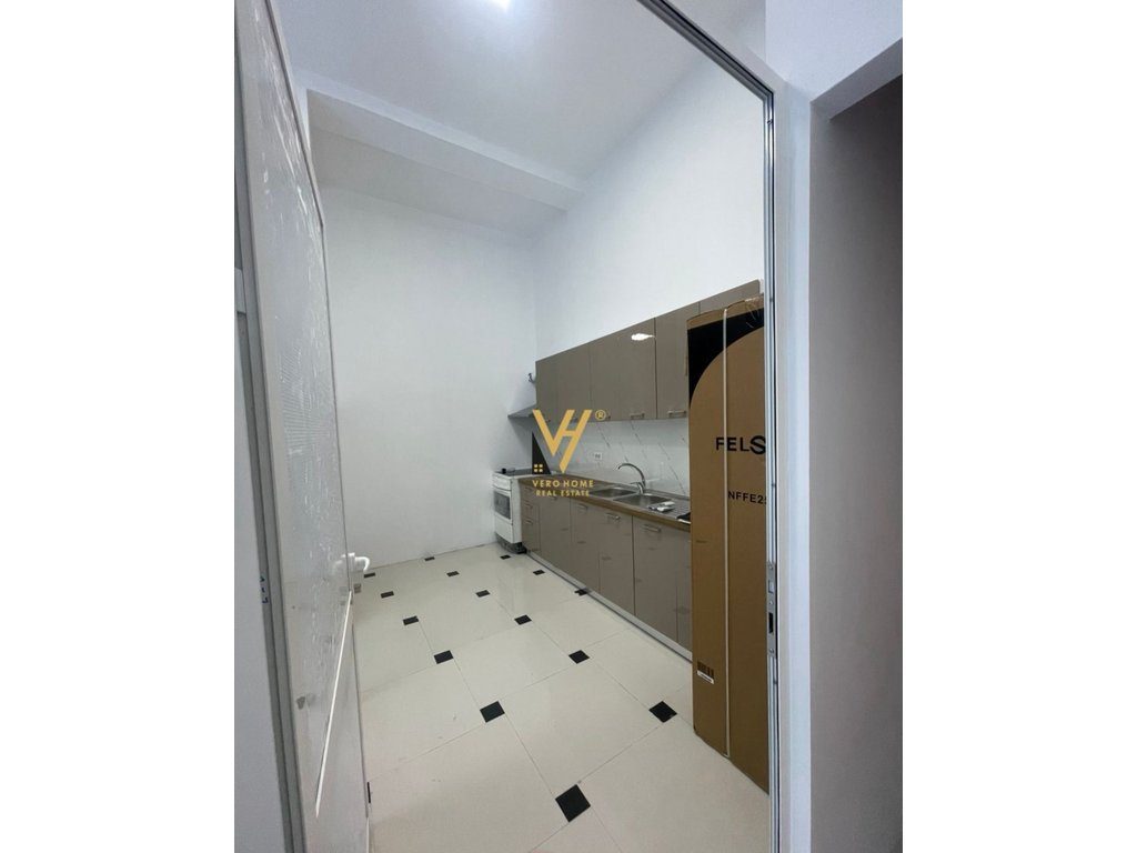 JEPET AMBIENT 100M2 ME QERA NE YZBERISHT 850 EURO 2