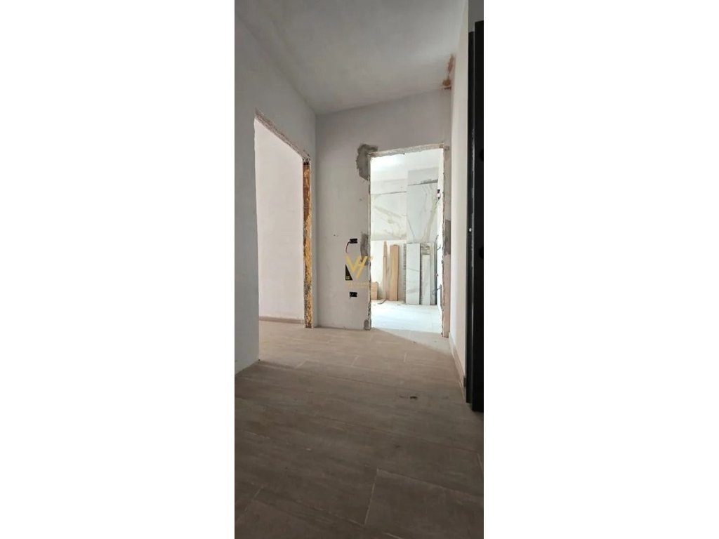 SHITET APARTAMENT 1+1+BLK TE BULEVARDI I RI 140.000 EURO 4