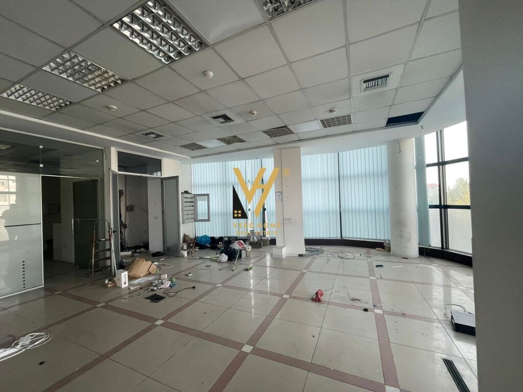 Jepet Ambient Biznesi me qera ne Selite 400 m2