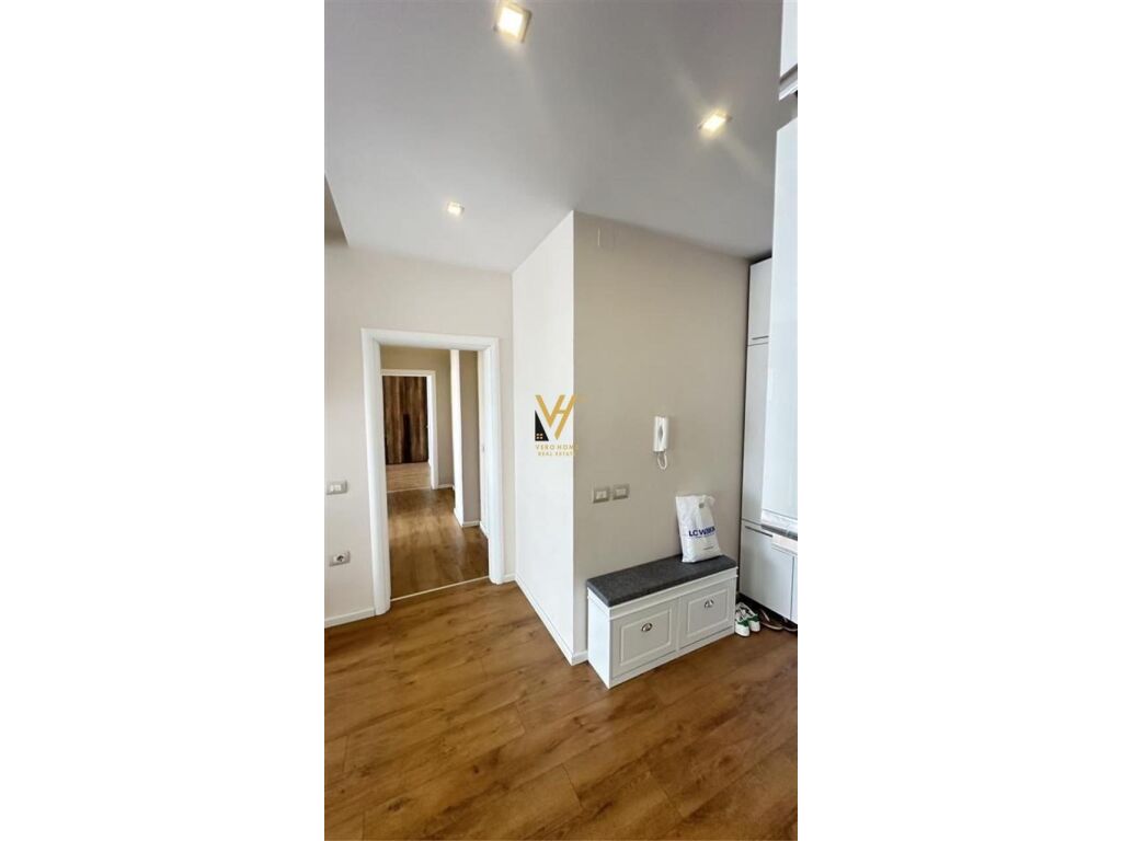 Jepet Apartament 2+1+2+ballkon me qera te Qendra Kristal 114 m2