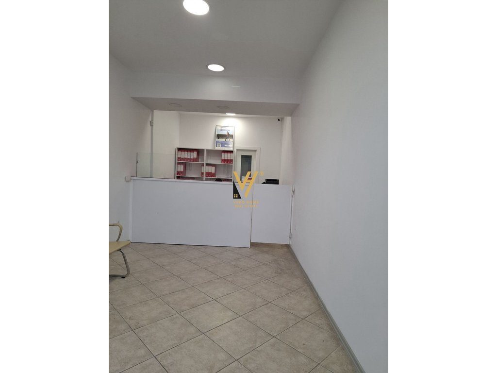 JEPET DYQAN 30 M2 ME QERA TE STADIUMI DINAMO 1.500 EURO