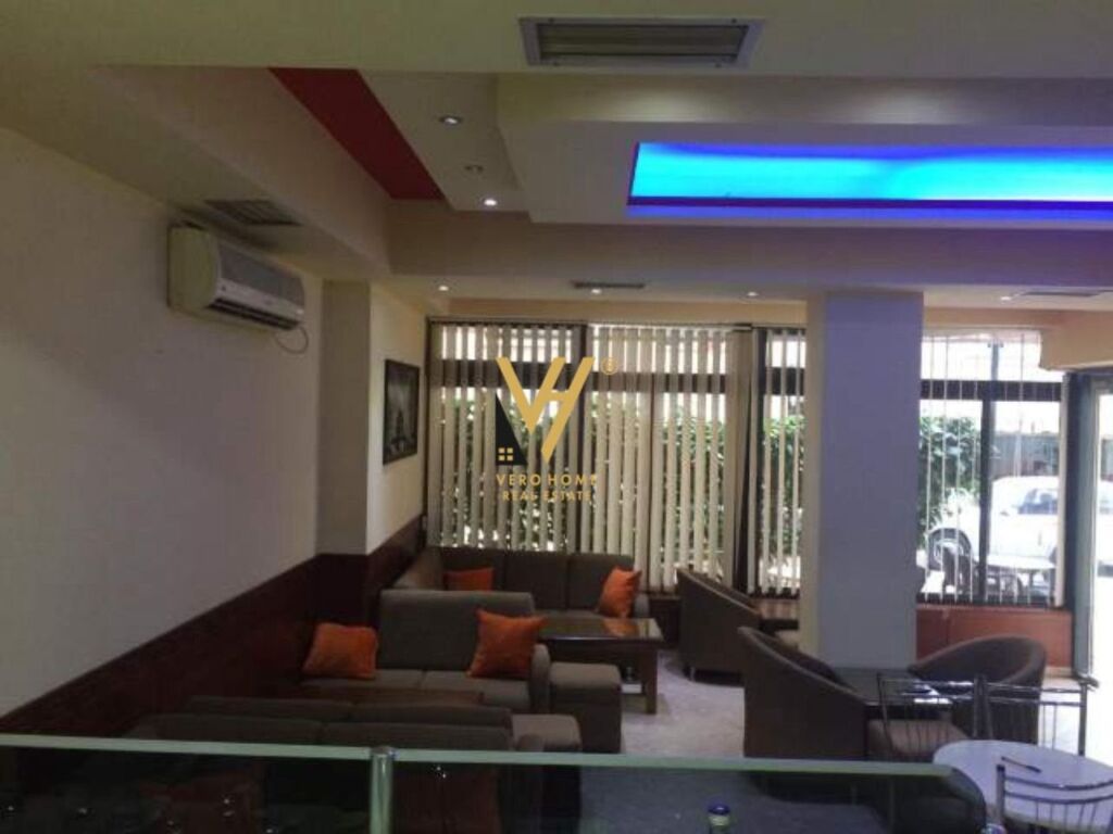 Shitet bar-kafe te Rruga Kongresi i Tiranes 60 m2