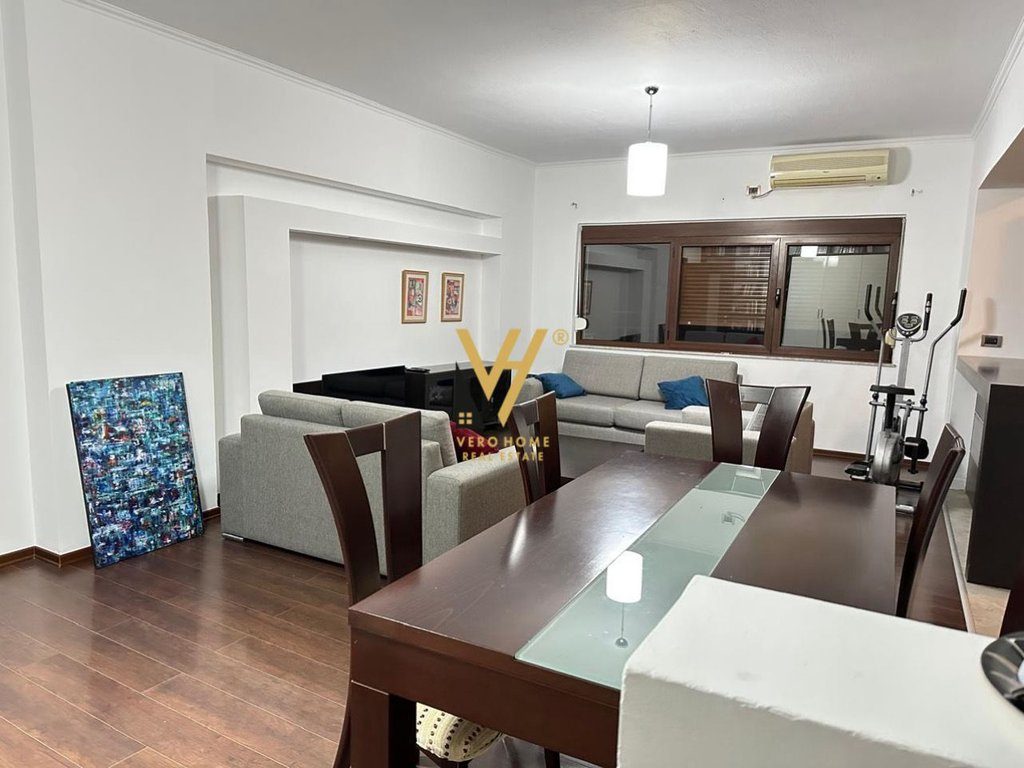 JEPET APARTAMENT 2+1+BLK ME QERA TE RR. E ELBASANIT 900 EURO