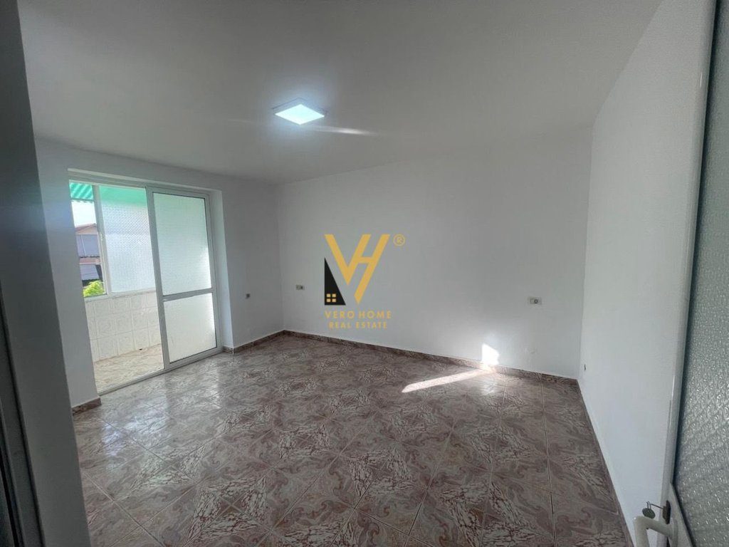 JEPET ZYRE 75 M2 ME QERA TE FERIT XHAJKO 50.000 LEKE
