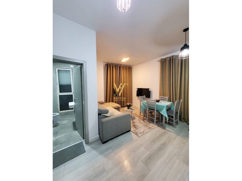 JEPET APARTAMENT 1+1+BLK ME QIRA TE KOMUNA PARISIT 70.000 LEKE 2