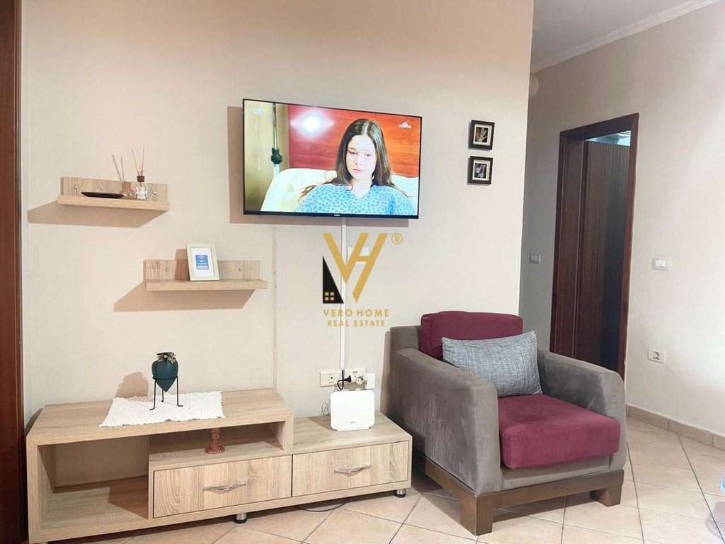 JEPET APARTAMENT 1+1+BLK ME QIRA NE BLLOK 65.000 LEKE 3