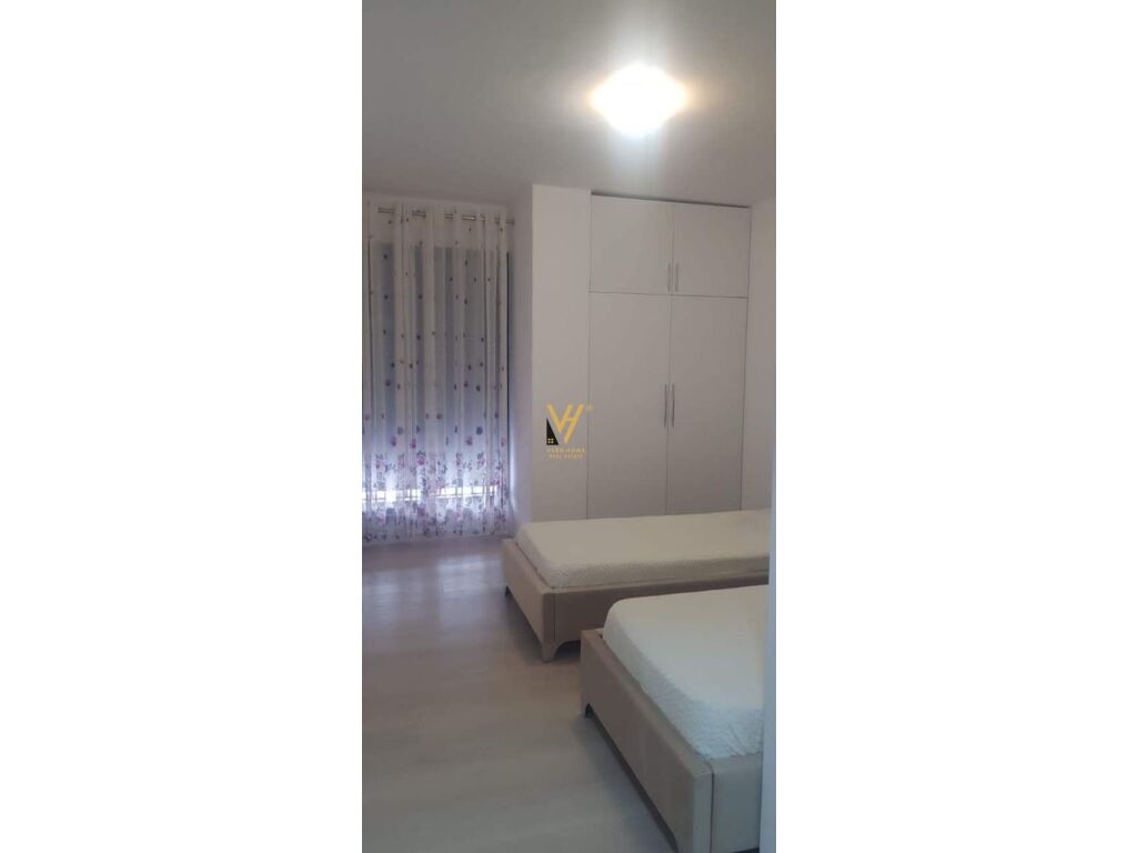 Jepet Apartament 2+1+ballkon me qera te Vila L , Astir 96 m2 3