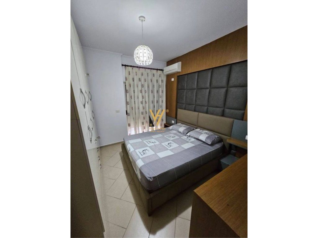 JEPET APARTAMENT 2+1 ME QERA TE LIQENI I THATE 700 EURO 4