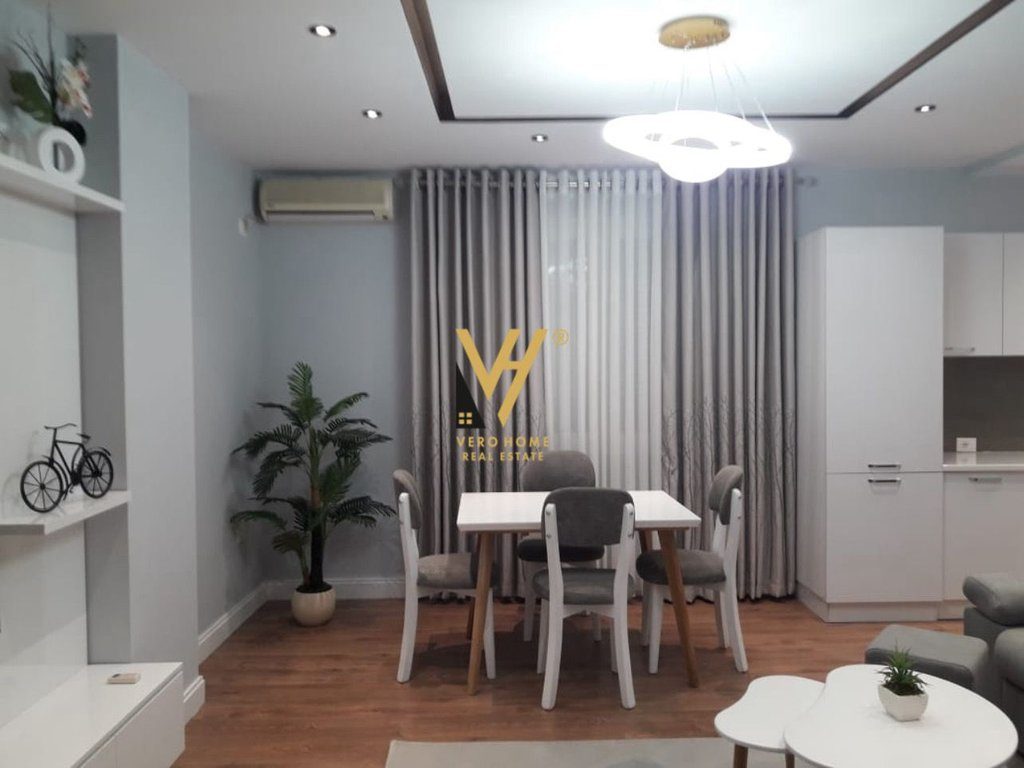 JEPET APARTAMENT 2+1+2 ME QERA TEK ISH PARKU 80.000 LEKE 3
