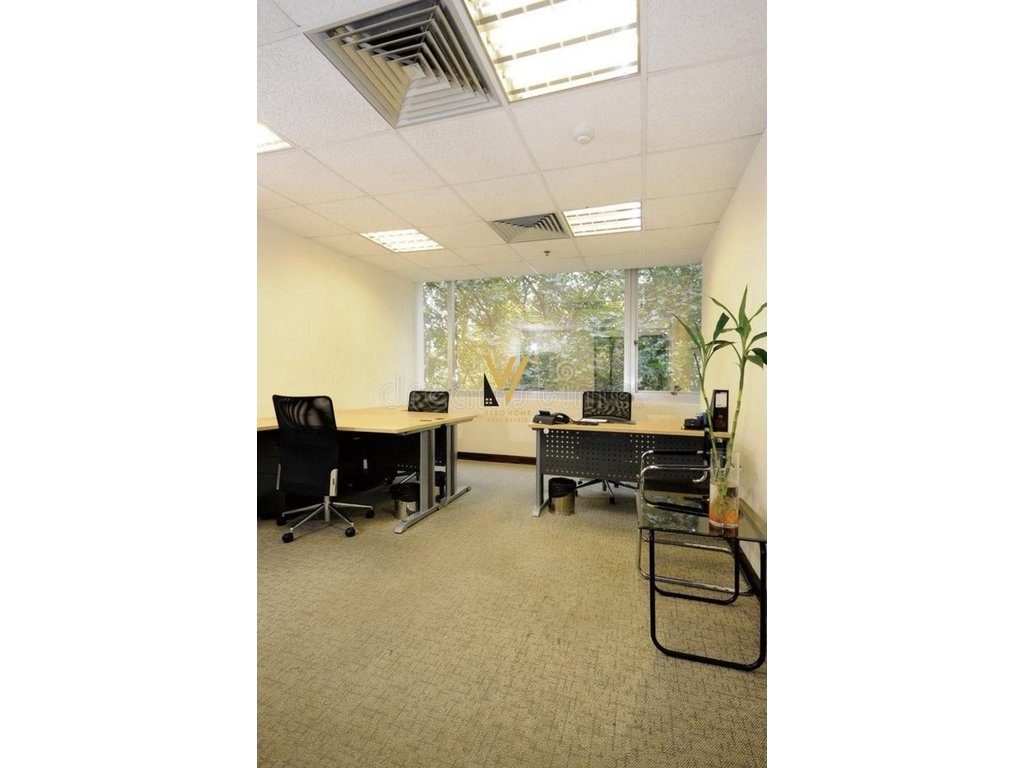 JEPET ZYRE 138 M2 ME QERA TEK BLLOKU 1.500 EURO