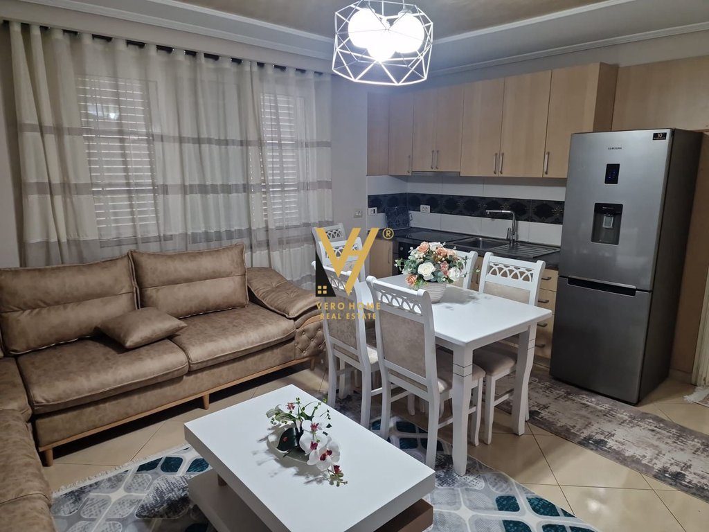 JEPET APARTAMENT 2+1+BLK ME QIRA TE ZOGU I ZI 60.000 LEKE 2
