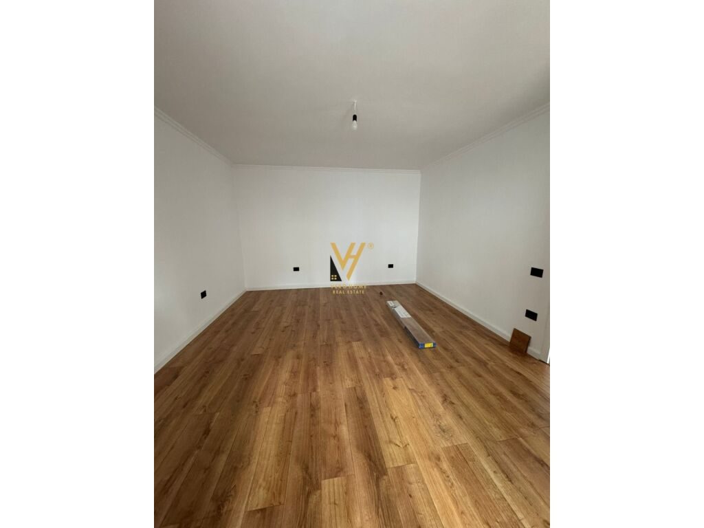Shitet Apartament 2+1+ballkon te Stadiumi Dinamo 113 m2 4