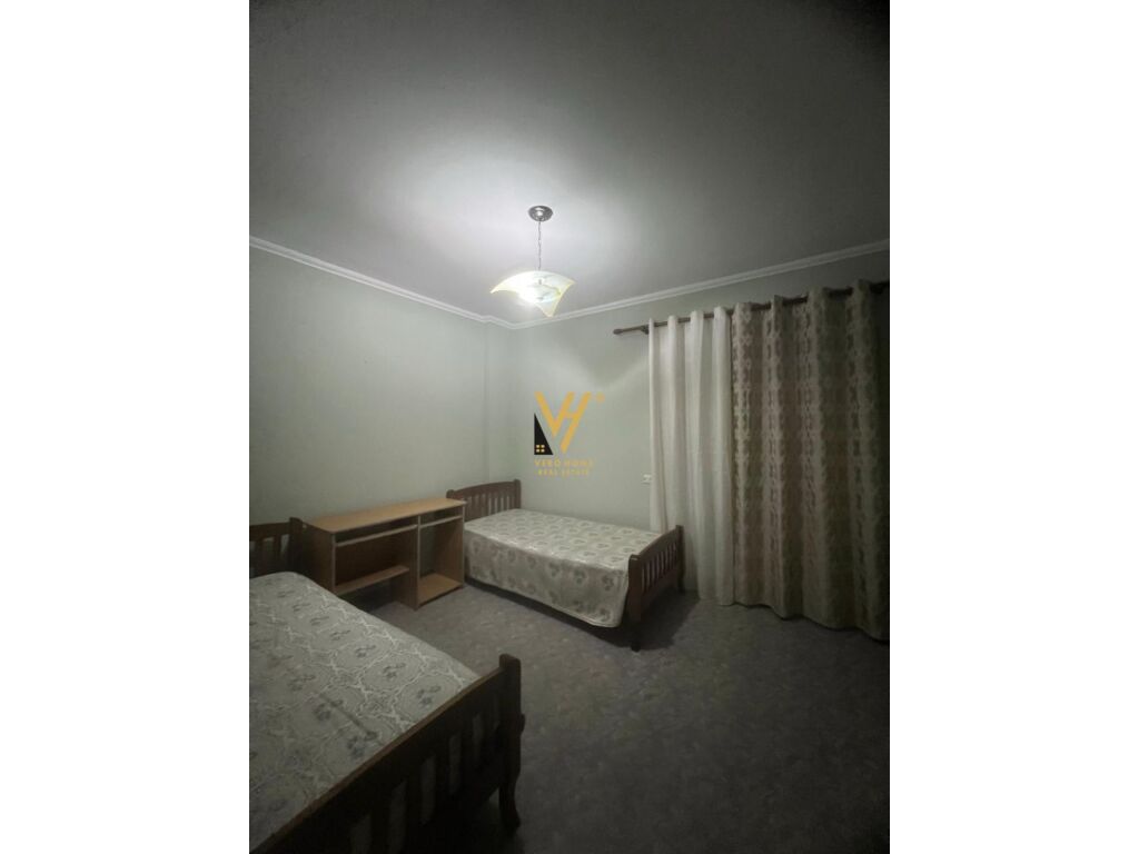 JEPET APARTAMENT 2+1+2BLK ME QERA TE KOMUNA E PARISIT 55.000 LEKE 4