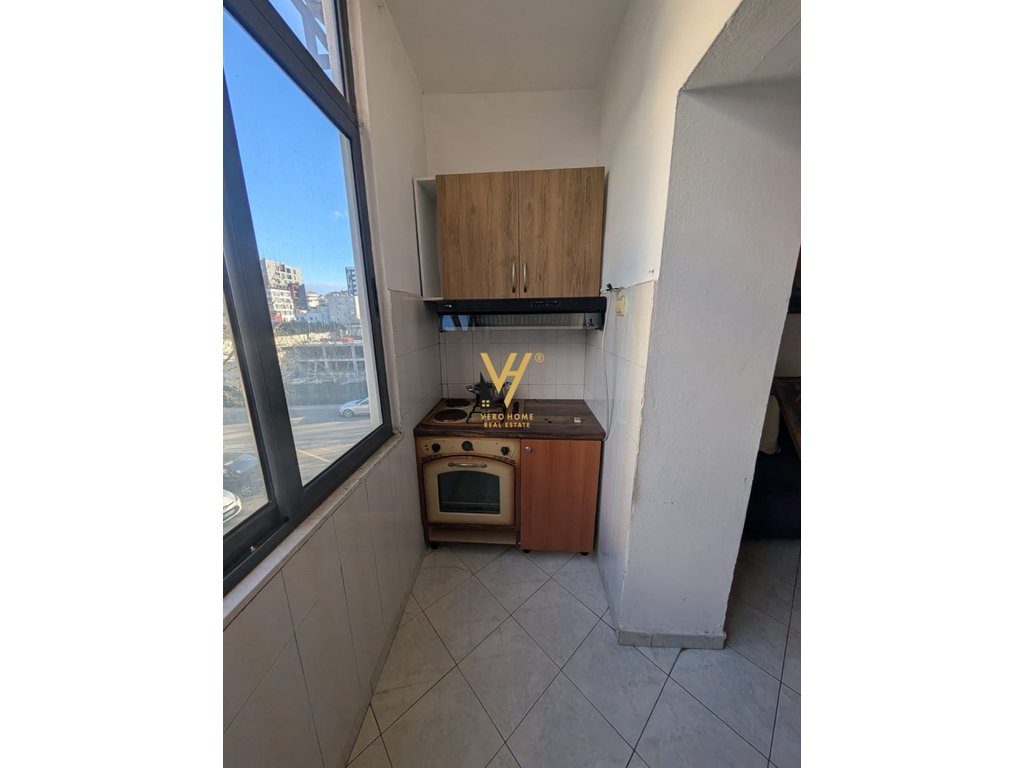 JEPET APARTAMENT 2+1 ME QERA TEK ALI DEMI 65.000 LEKE 3