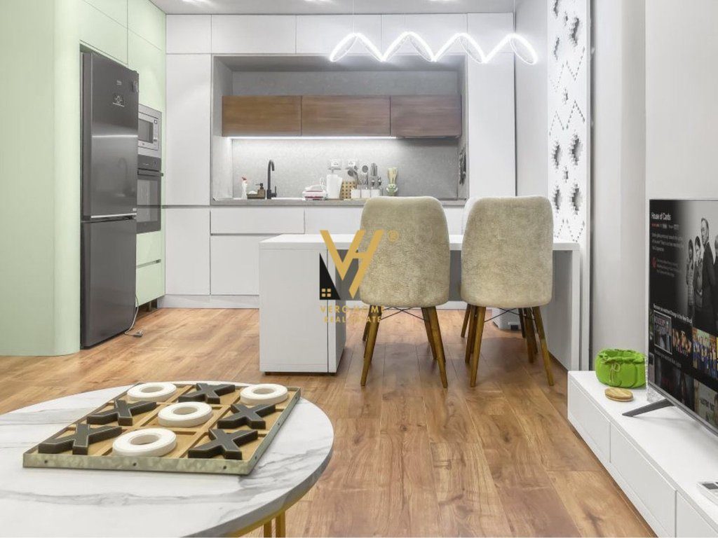 JEPET APARTAMENT 1+1 ME QERA TE BLLOKU 1.100 EURO 2