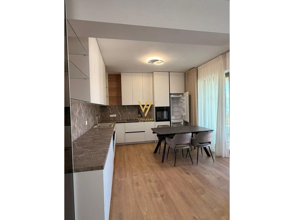 JEPET APARTAMENT 2+1+2+BLK ME QERA NE VLORE 1.500 EURO 2