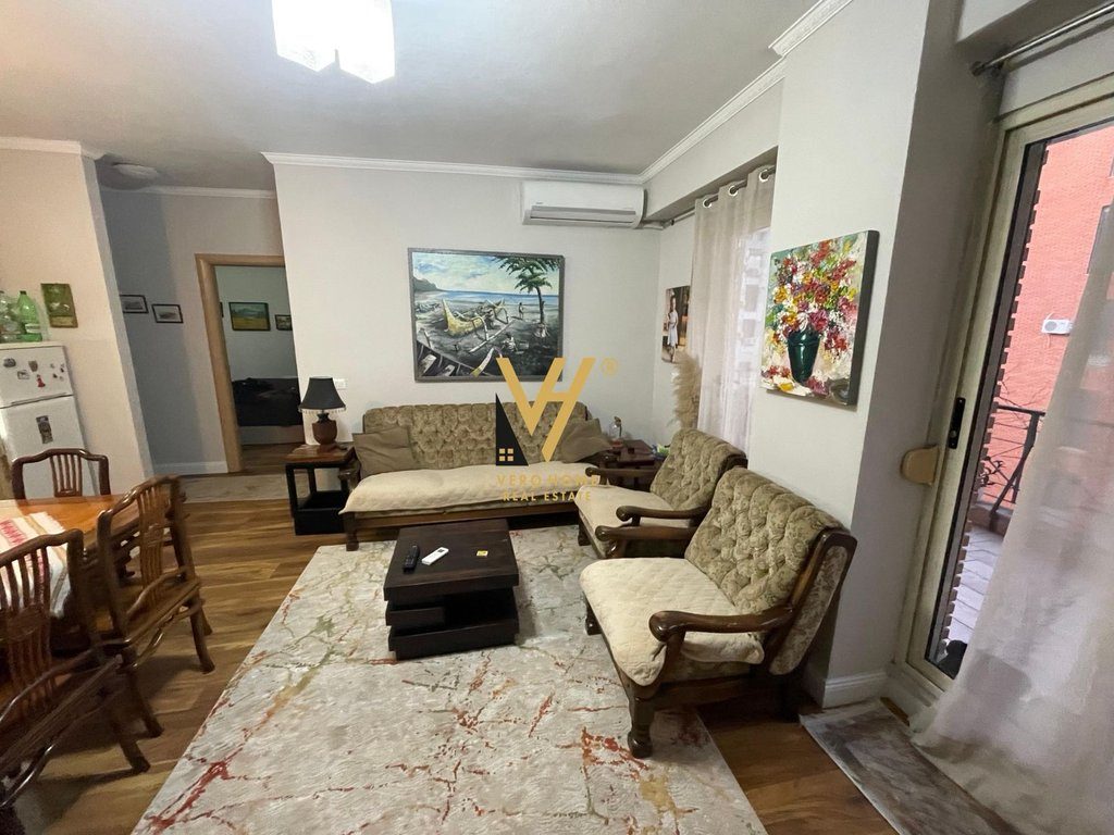 JEPET APARTAMENT 2+1+BLK ME QERA TE DELIJORGJI 800 EURO
