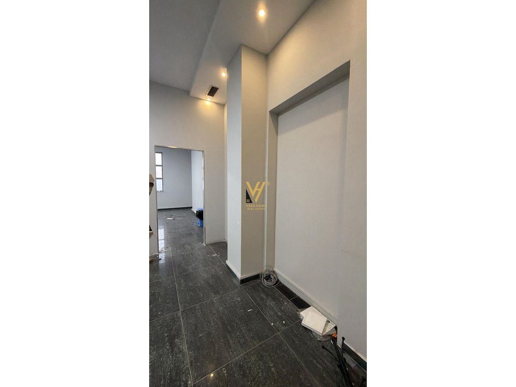 JEPET AMBIENT BIZNESI 90 M2 ME QIRA NE ASTIR 600 EURO 4