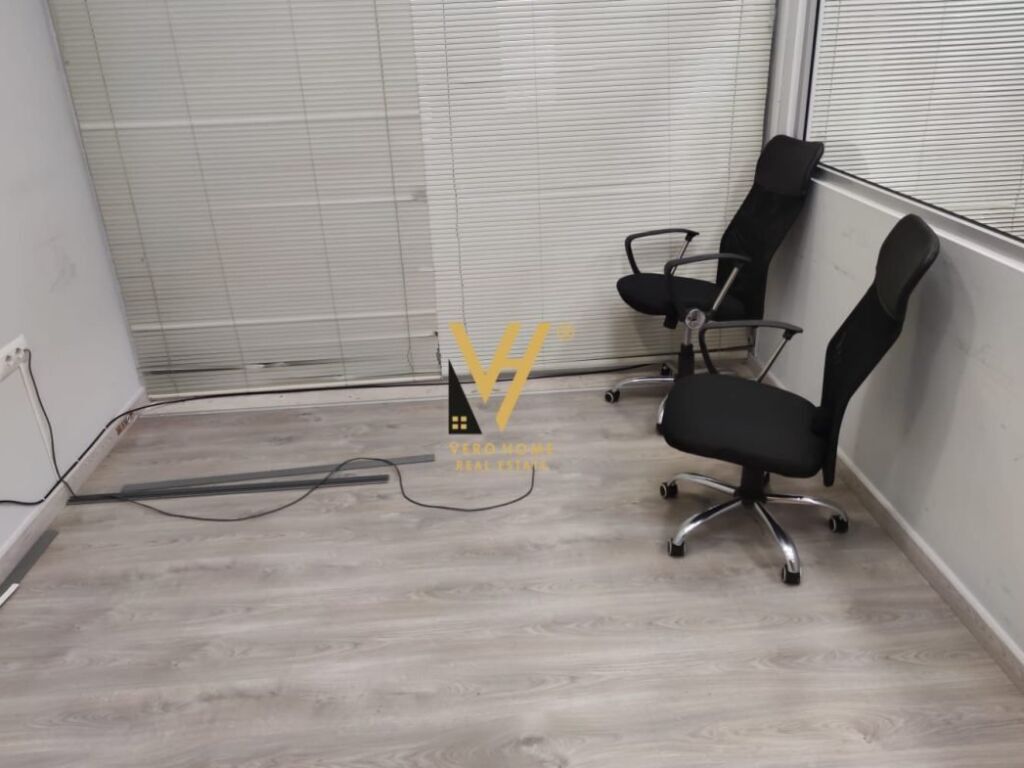 Shitet Ambient Biznesi te Qendra Kristal 107 m2 2
