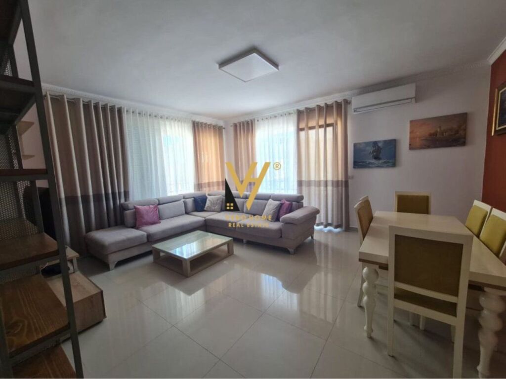 Jepet Apartament 2+1+2+ballkon me qera te Kopshti Botanik 130 m2