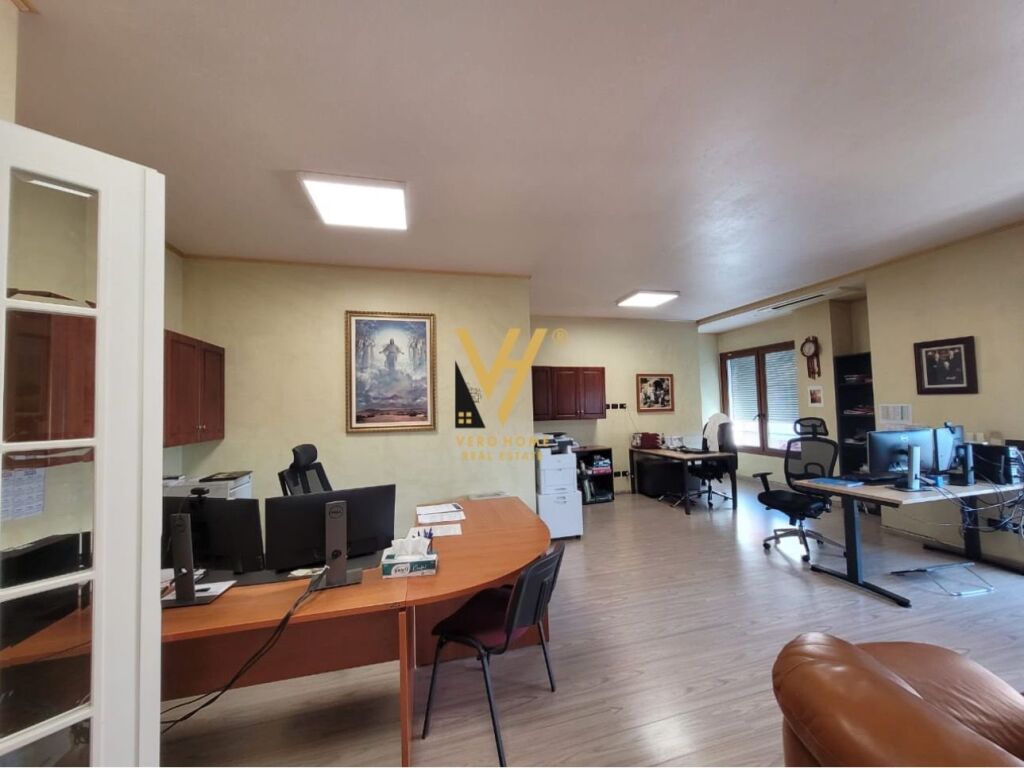 Jepet Zyre me qera te Kompleksi Delijorgji 190 m2 2