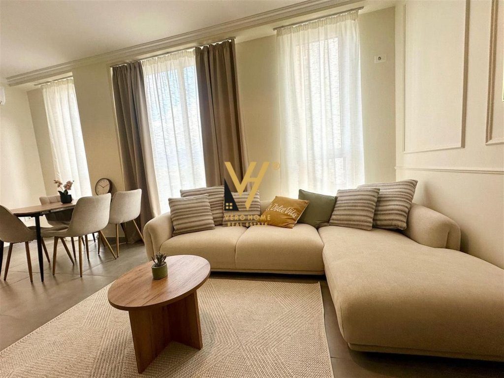 JEPET APARTAMENT 1+1+BLK ME QERA TE BULEVARDI I RI 65.000 LEKE
