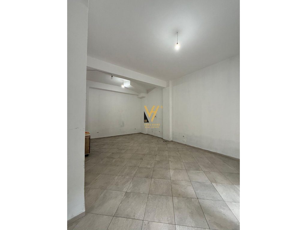 JEPET DYQAN 74 M2 ME QERA NE YZBERISHT 45.000 LEKE 1