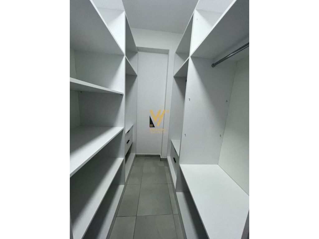 Jepet Apartament 2+1+2+post parkimi me qera te Kodra e Diellit 110 m2 3