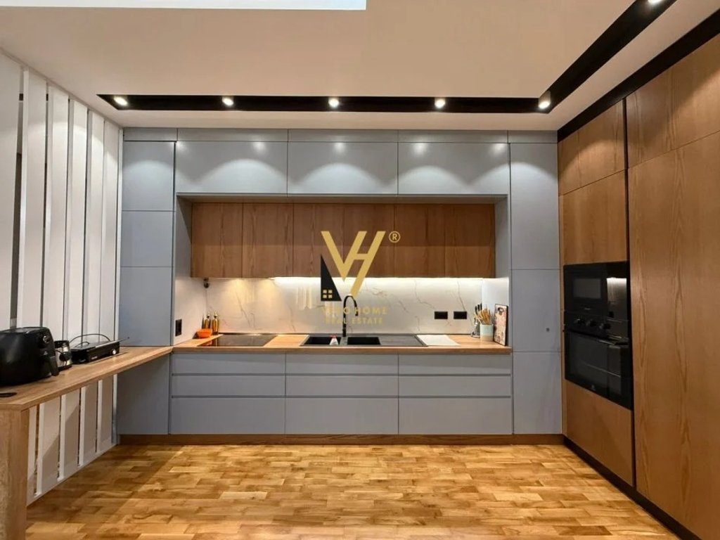 JEPET PENTHOUSE 2+1+2+BLK ME QERA NE QESARAKE, DAJT 1.000 EURO 2
